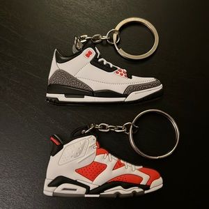 LAST ONE! 2 keychains Jordans Jordan 3 cement and Jordan 6 carmine